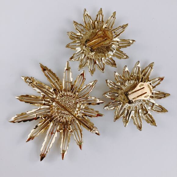 VTG Signed Sarah Coventry Sunflower Brooch Earrings Set Gold Tone 1960s Jewelry - Picture 10 of 12